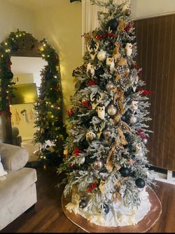 Christmas Tree (READ DESCRIPTION‼️)