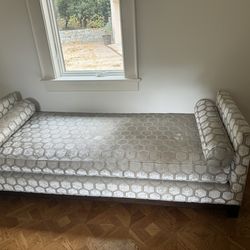 Day bed