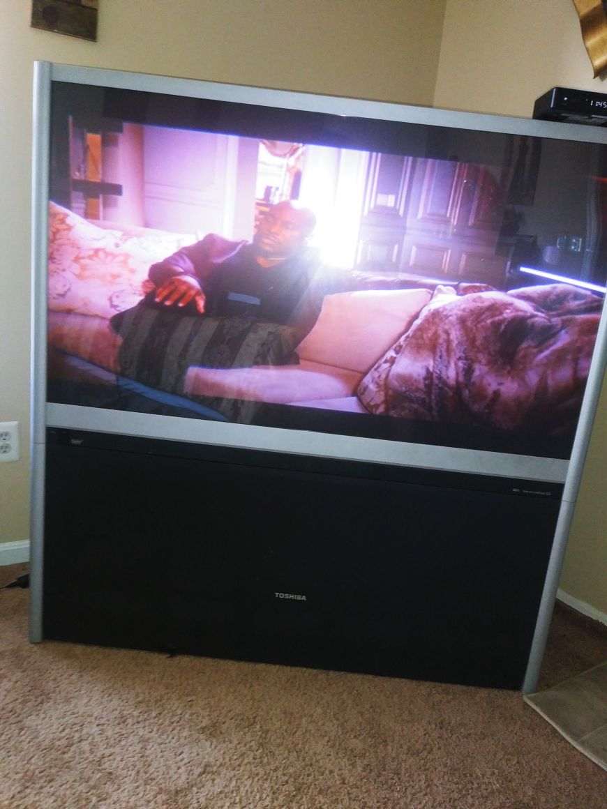 5"5 Toshiba Floor Model Projector Television . You must pick up, in my garage. I don't have the original remote.