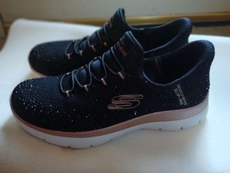 SKECHERS SHOES