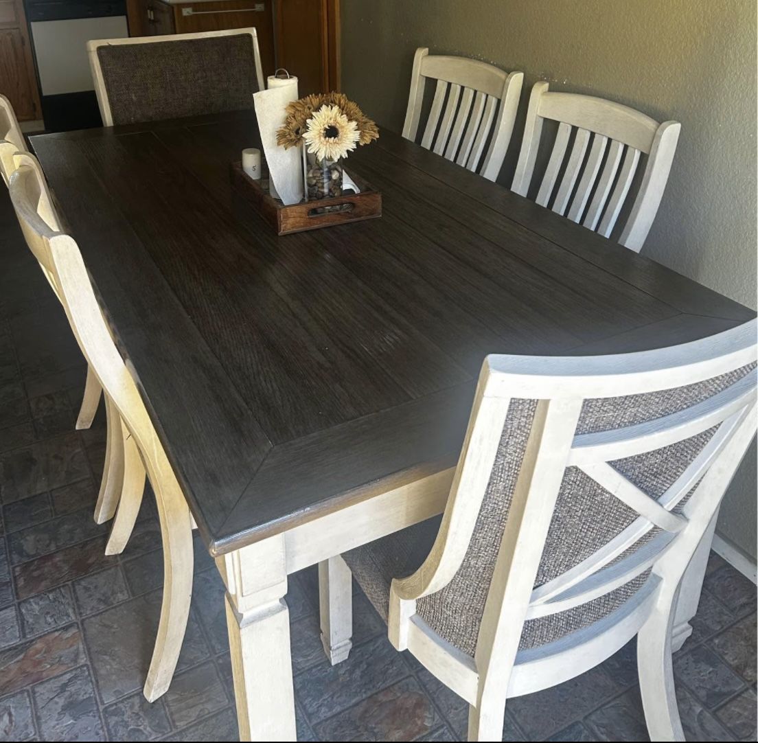 Dinning Table 