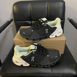 Oncloud Size 11 Women’s/ 9.5 Men’s $95