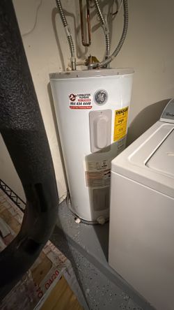 GE Tank Water Heater Manufactured In 2013 Free $0 (earliest pick-up December 10)