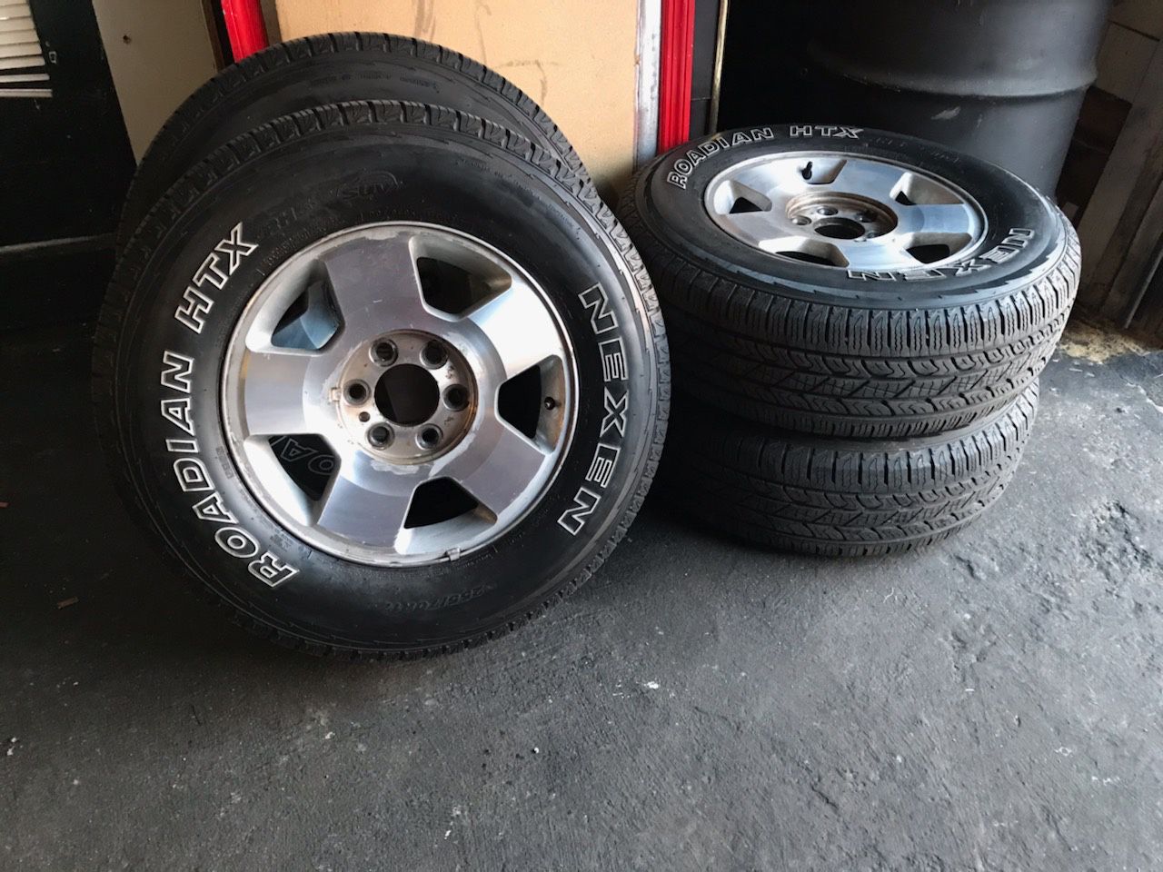 Ford 150 rims and tires 17”