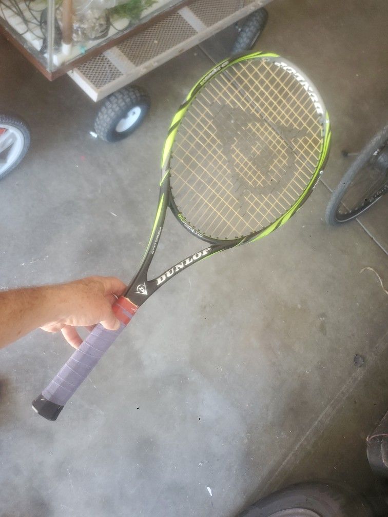 Tennis Racket. Dunlop Biomimetric