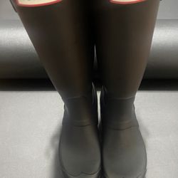 Hunter Original Tall Rain Boots for Women, Size US 7 F - Black