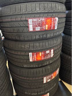 📲✔️235/40/19 vendo set de llantas nuevas Supermax