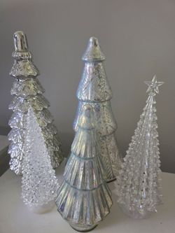 Silver colored christmas trees glass decor