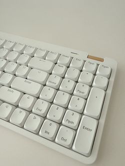 LOFREE Flow Lite Wireless Mechanical Keyboard 100-Key 96% Off-White Low Profile