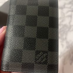 Luis Vuitton 