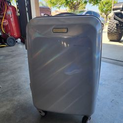 AMERICAN TOURISTER CARRY ON SUITCASE