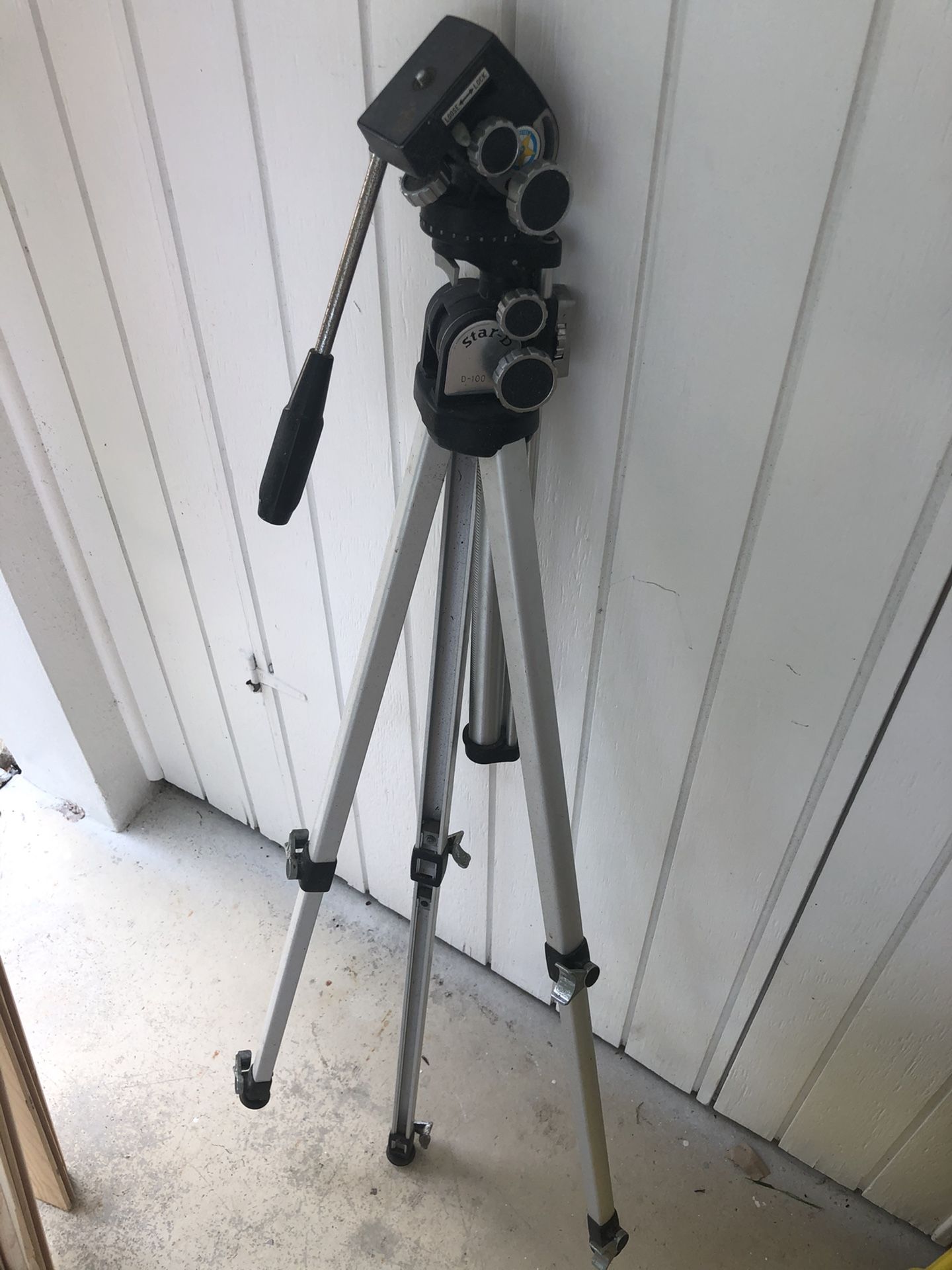 Star D Camera Tripod