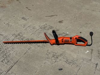 Hedge Trimmer - Black+Decker 24’’