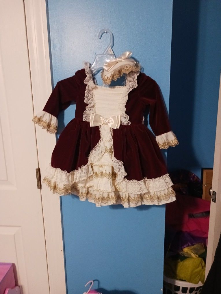 NWT Beautiful Handmade In Spain Christmas Party Dress Size 4/5  With Matching Bows See Description  Valentines Day Pictures Girls Dress