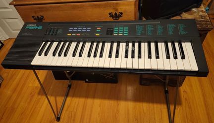 Yamaha PSR-6 Electronic Keyboard