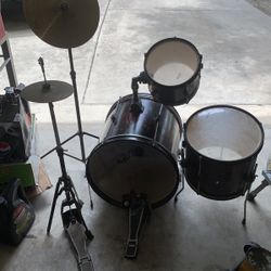 first act black and red drum set 