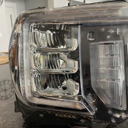 2021 GMC Sierra Head Lamp 