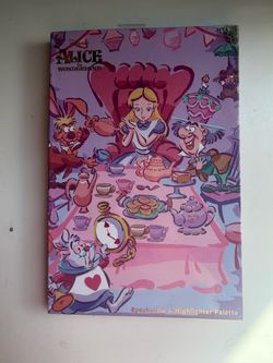 Disney Alice in Wonderland Eyeshadow & Highlighter Palette
