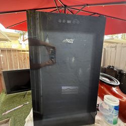 Arctic King Premium 34-Bottle Standard Wine Cooler