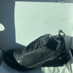 Air 270 Size 8.5 Men