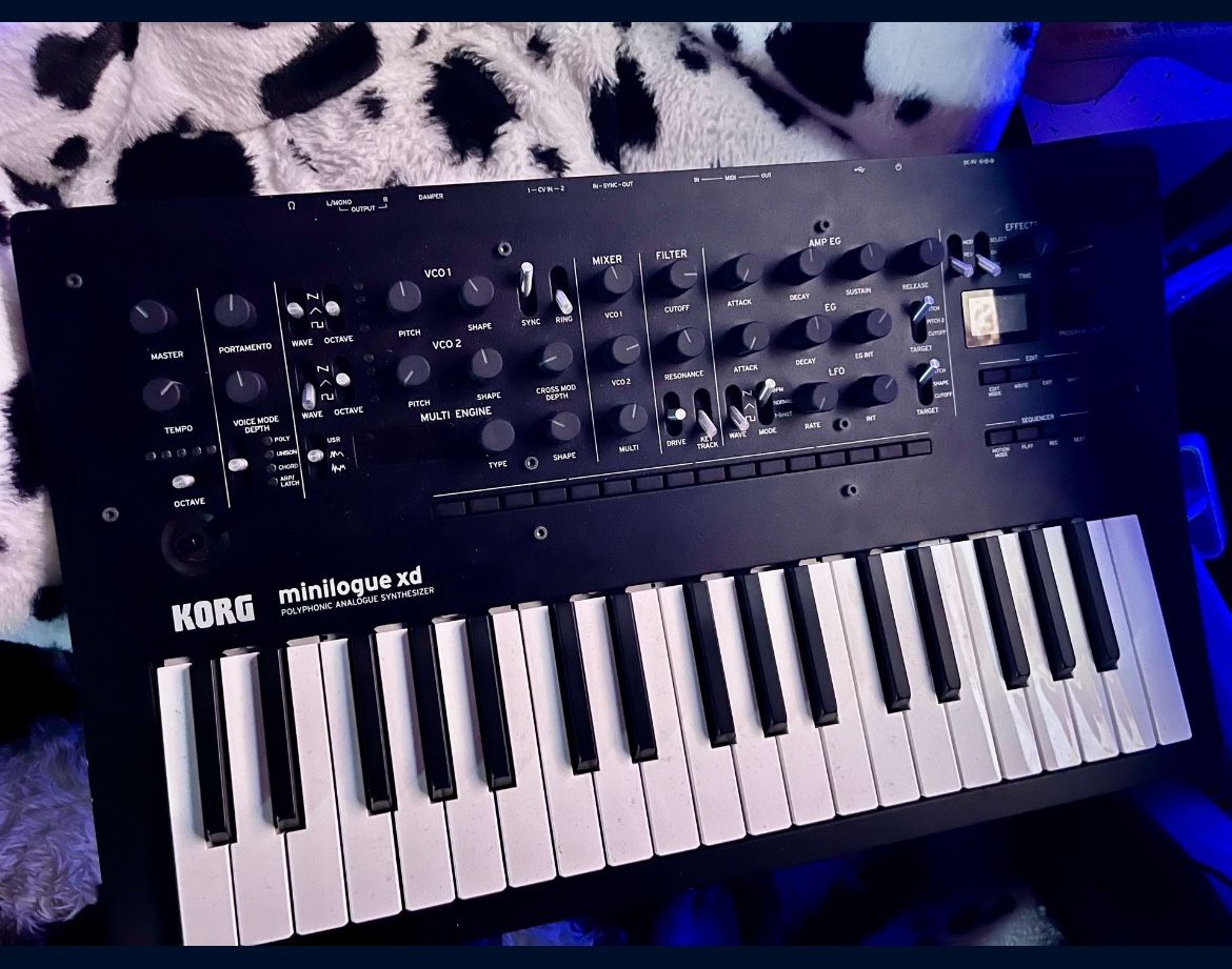Korg Minilogue XD Synthesizer W/ Cover