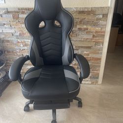 Office Chair With Resting Feet 