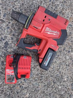 Milwaukee 2633-20 M18 Fuel Pex Propex Exspansion Tool 2.5in Die 8.0 bat & charg Vgood Condition. Pickup Fremont sea. No low ball offers. No trades