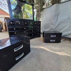 Dresser Set Take As Is 