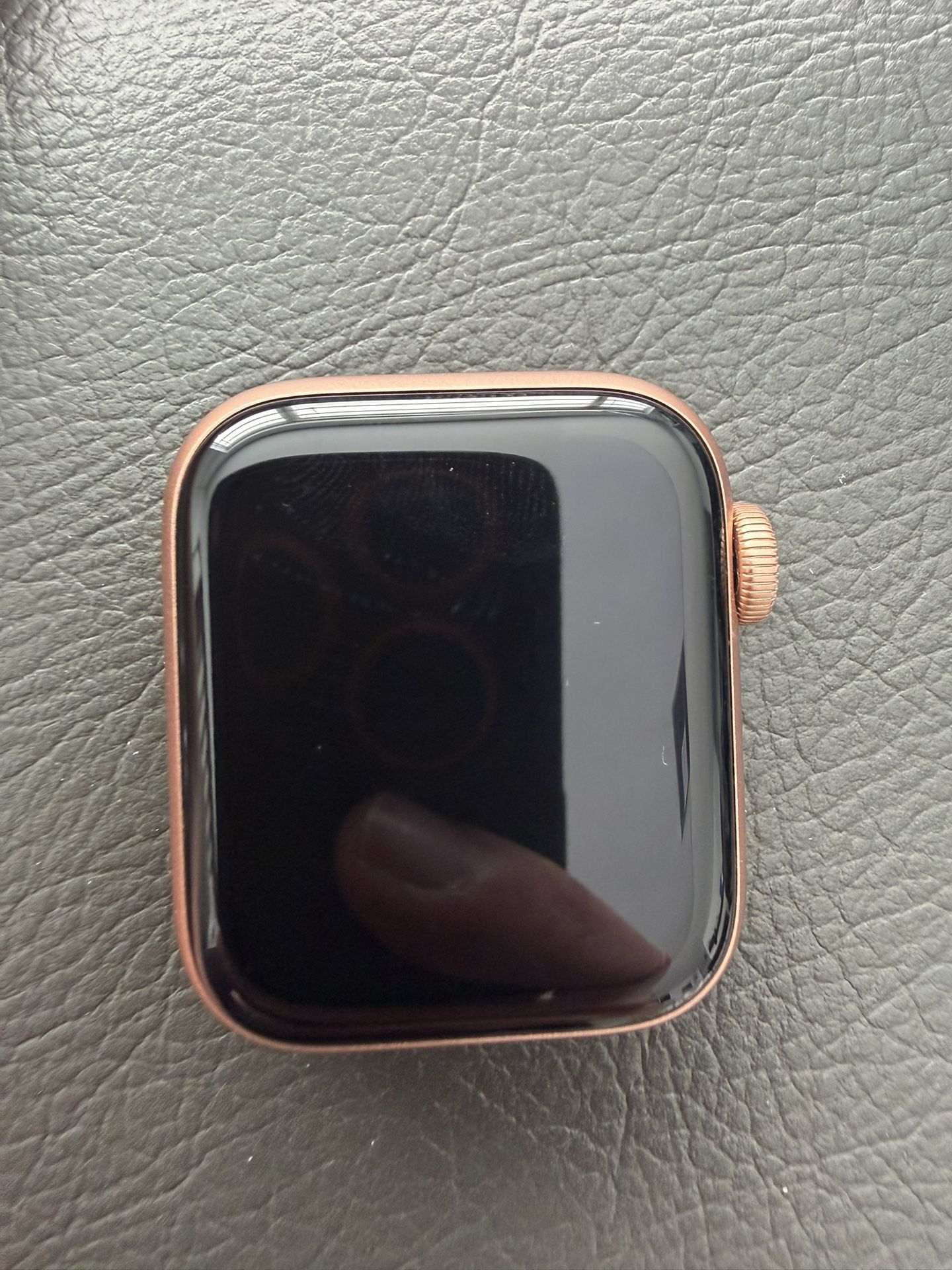 40mm Apple Watch SE LTE Cellular Version Mint Condition