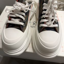 Alexander McQueen Size 43 (10)