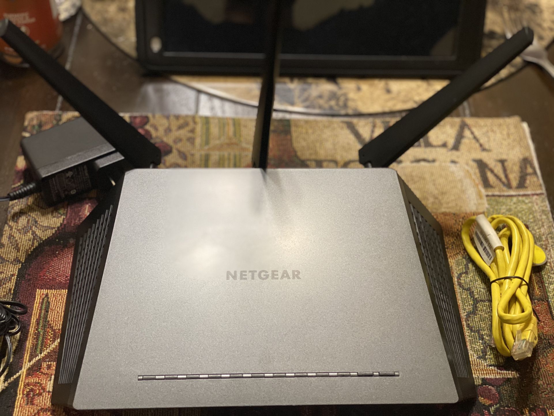 NETGEAR Nighthawk AC1750 Smart WiFI Router Model: R6700