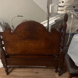 Antique Twin Bed Pineapple 