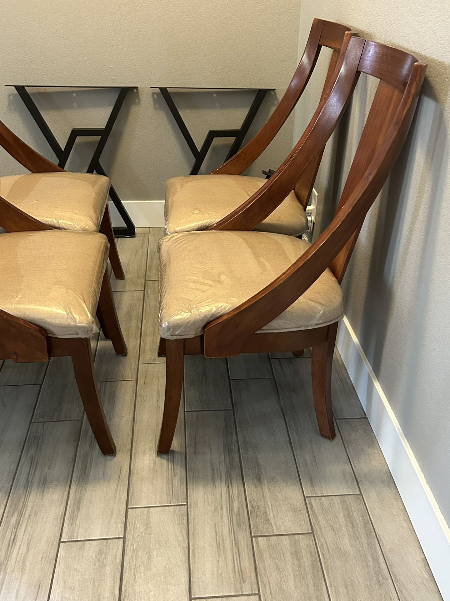 FREE 4 Mid Century Modern Style Dining Chairs