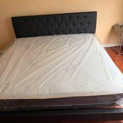 New KING SIZE BED FRAME WITH MATTRESS NEW BEDROOM FURNITURE SET PLATFORM BED FRAME WITH HEADBOARD AND SLATS BLACK FAUX LEATHER UPHOLSTERY FREE DELIVER