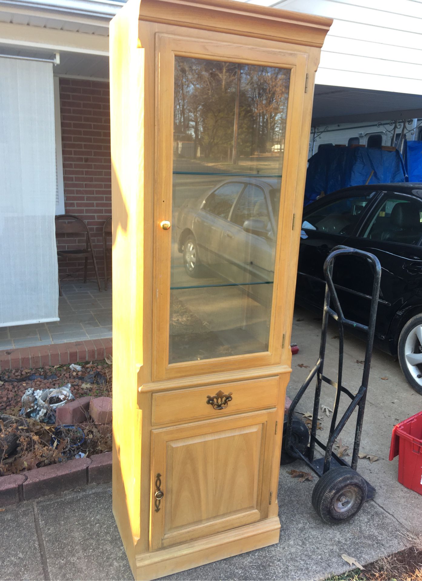 THOMASVILLE FURNITURE DISPLAY CABINET