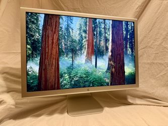 Apple 23" Cinema HD Display (Model A1082) (2nd generation) w/ original box & 150W Apple Power Brick