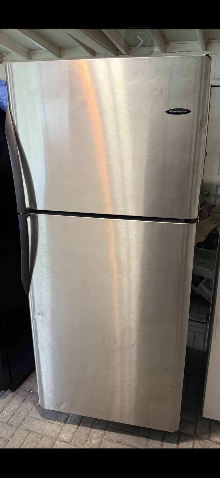 ❤️EXCELLENT RUNNING STAINLESS STEEL 21 cu fridge😘HAS EVERYTHING IN IT NOTHING MISSING😻DELIVERY FOR FEE🎊ITS BEEN CLEANED IN & OUT🎉RUNS LIKE BRAND