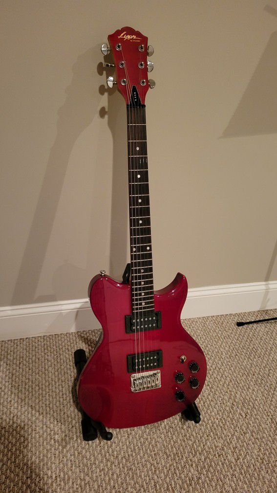 Beginner's Electric Guitar Lyon By Washburn Fully Working New Setup Includes Stand And Gig Bag 