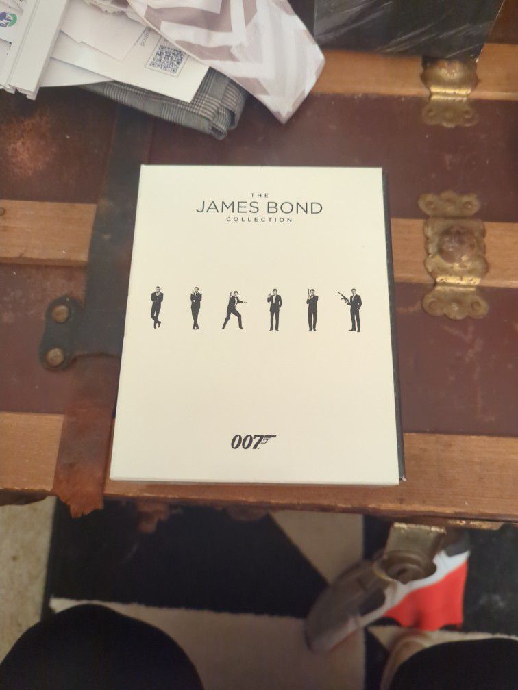 James Bond Movie Set