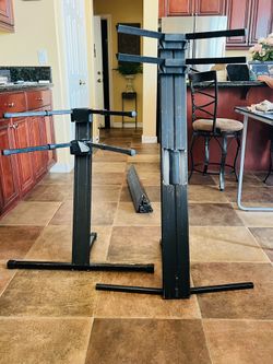 Keyboard stands (Pro-audio)