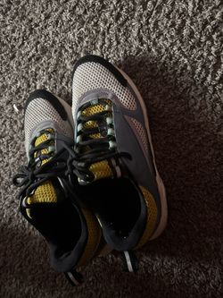 Diors B22 Black & Yellow Size 10/5 825$