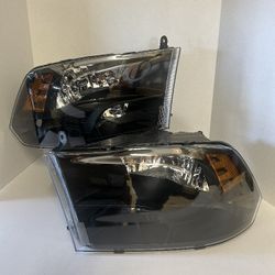 Dodge Ram 2009/2018 Headlight