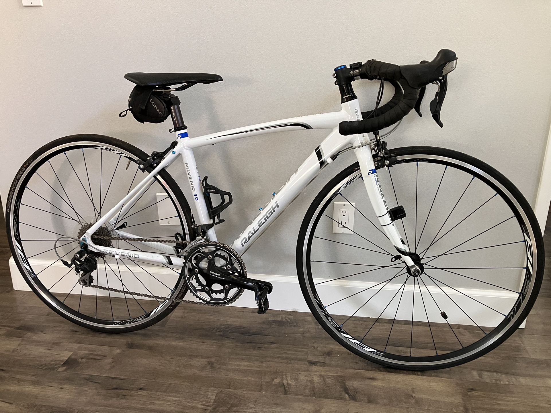 Raleigh Revenio 3.0 Road Bike