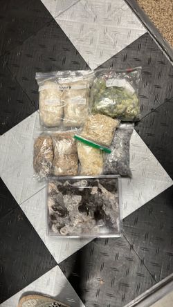 Lot of curly fibre