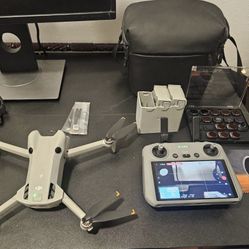 DJI Mini 4 Pro Fly More Combo. 