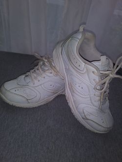 Striderite white snikers for girl size 2w