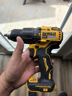 DEWALT ATOMIC 20-Volt MAX Brushless Drill