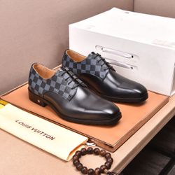 LV Men’s Leather Shoes With Box New 