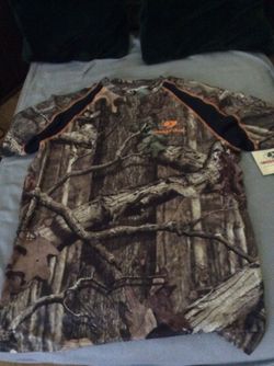 Mossy Oak shirt size large new with tag