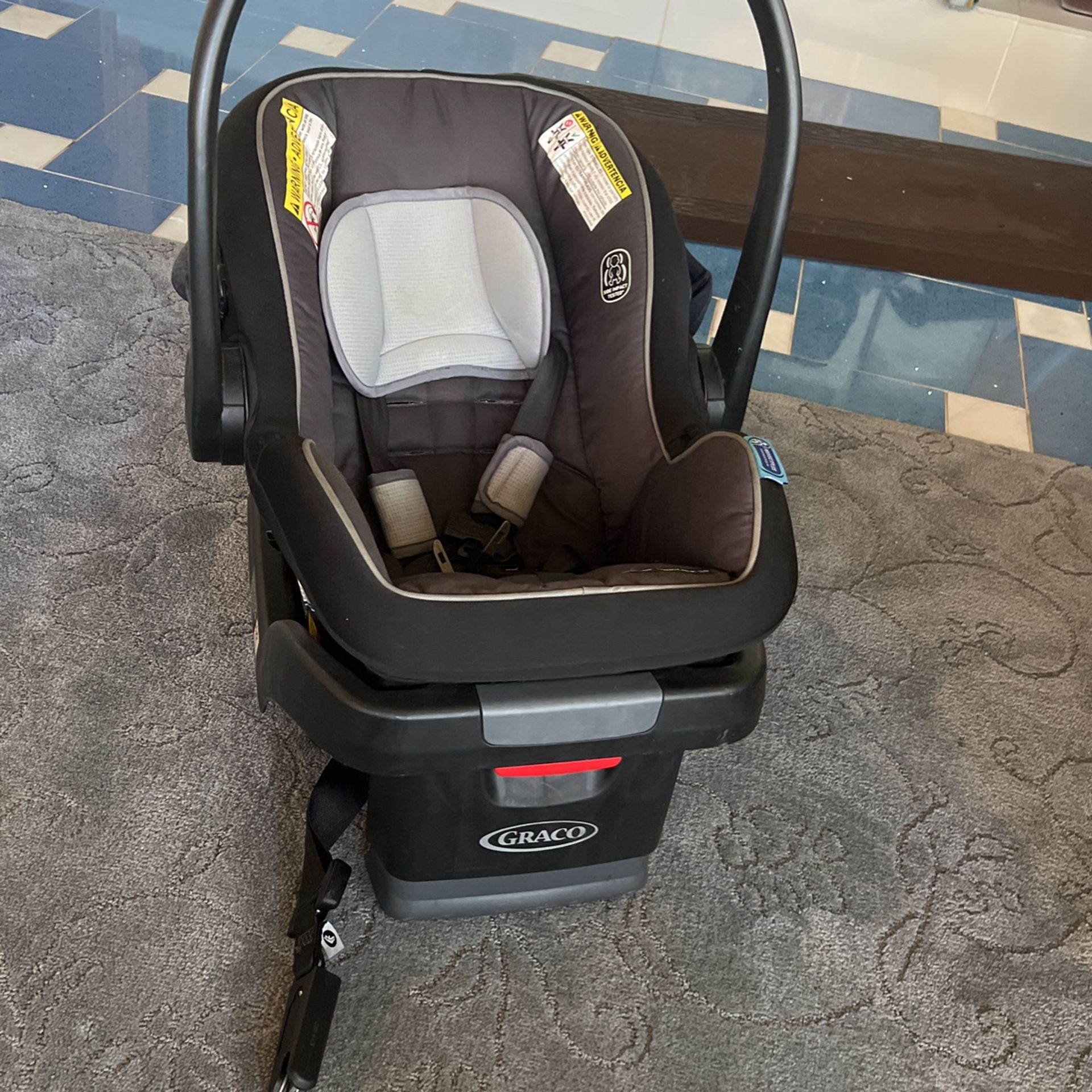 Graco Baby Car Seat With Base Black Goo Condition